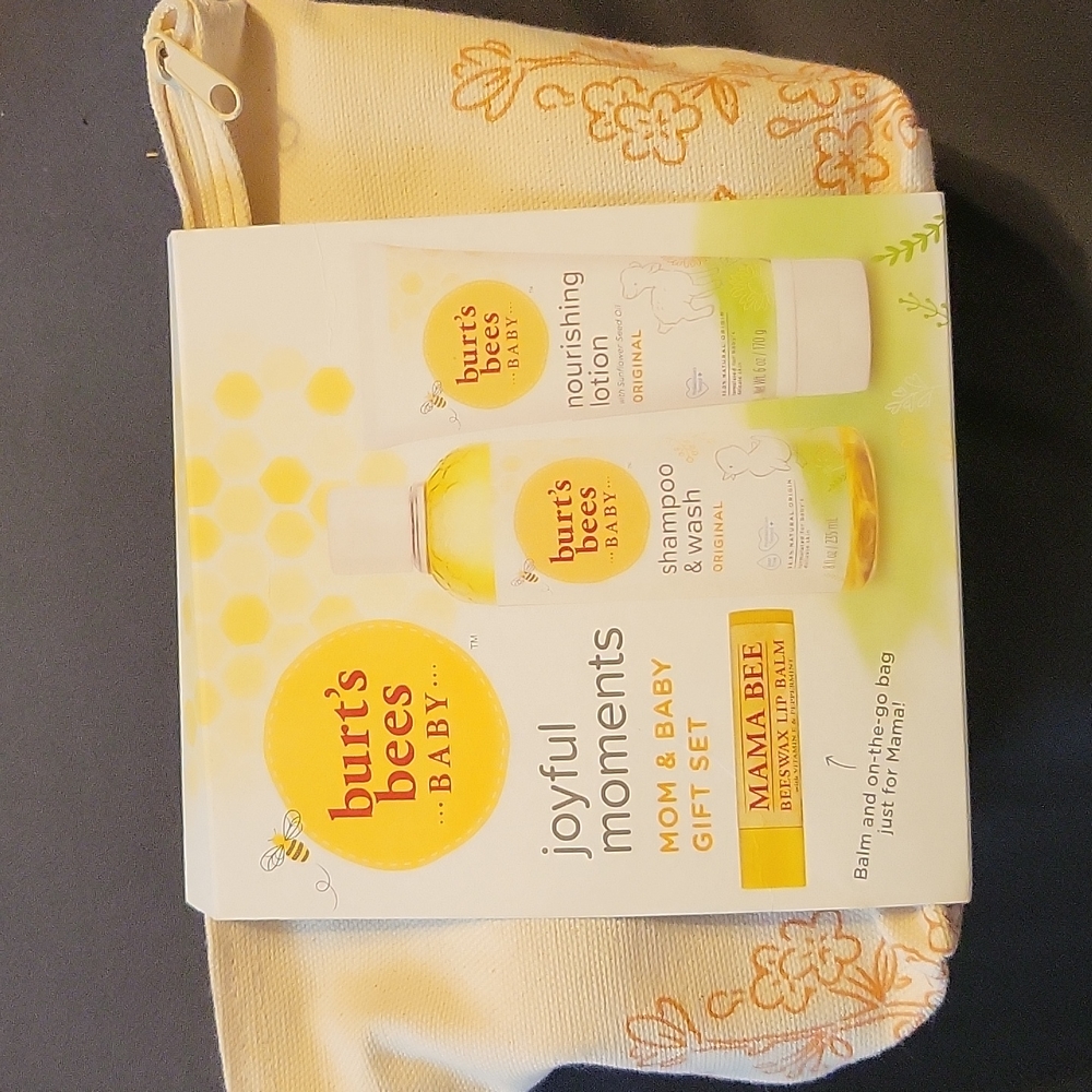 Burt’s Bee gift box joyful moments